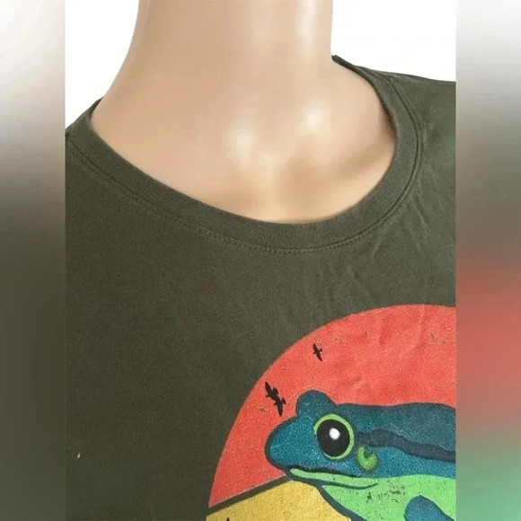 MILF Man I Love Frogs Crew Neck 100% Cotton Short Sleeved Women’s Size M Tee - Picture 4 of 7